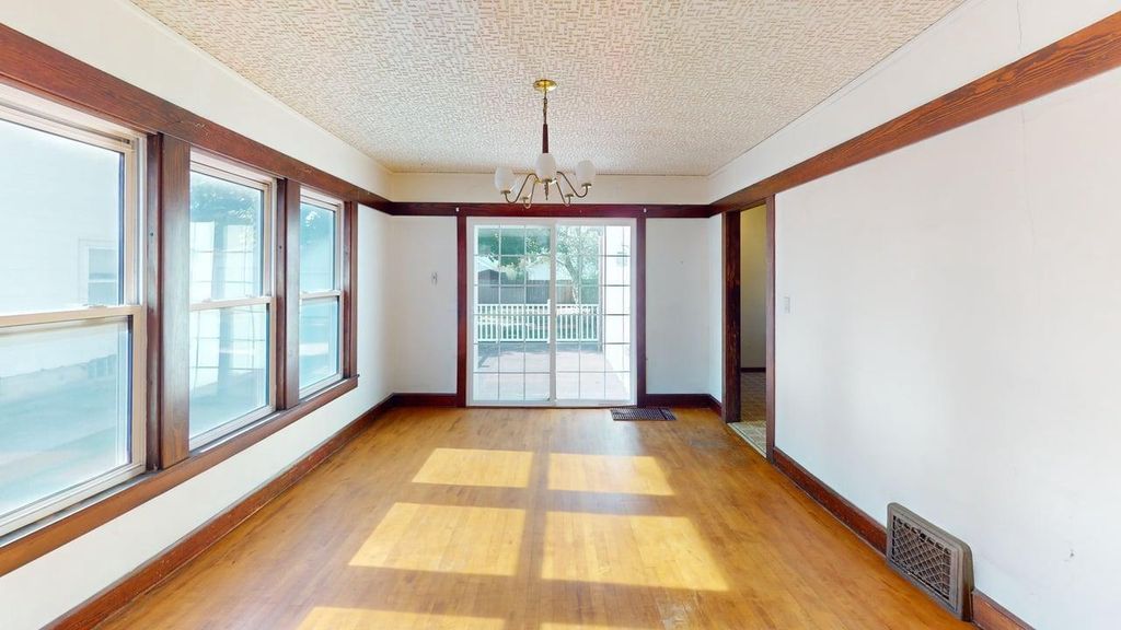 928 N 16th STREET, Manitowoc, WI 54220