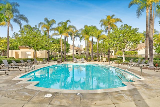 33 Calle Del Norte, Rancho Santa Margarita, CA 92688
