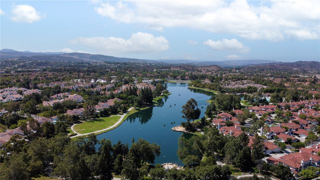 33 Calle Del Norte, Rancho Santa Margarita, CA 92688