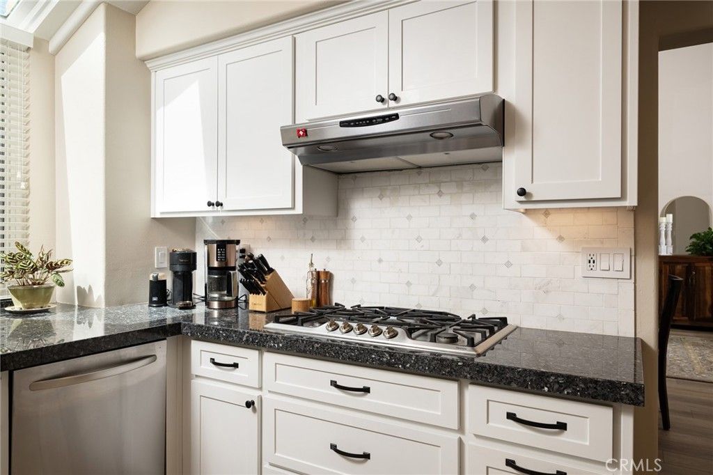 Image 10 of property listing at 33 Calle Del Norte, Rancho Santa Margarita, CA 92688