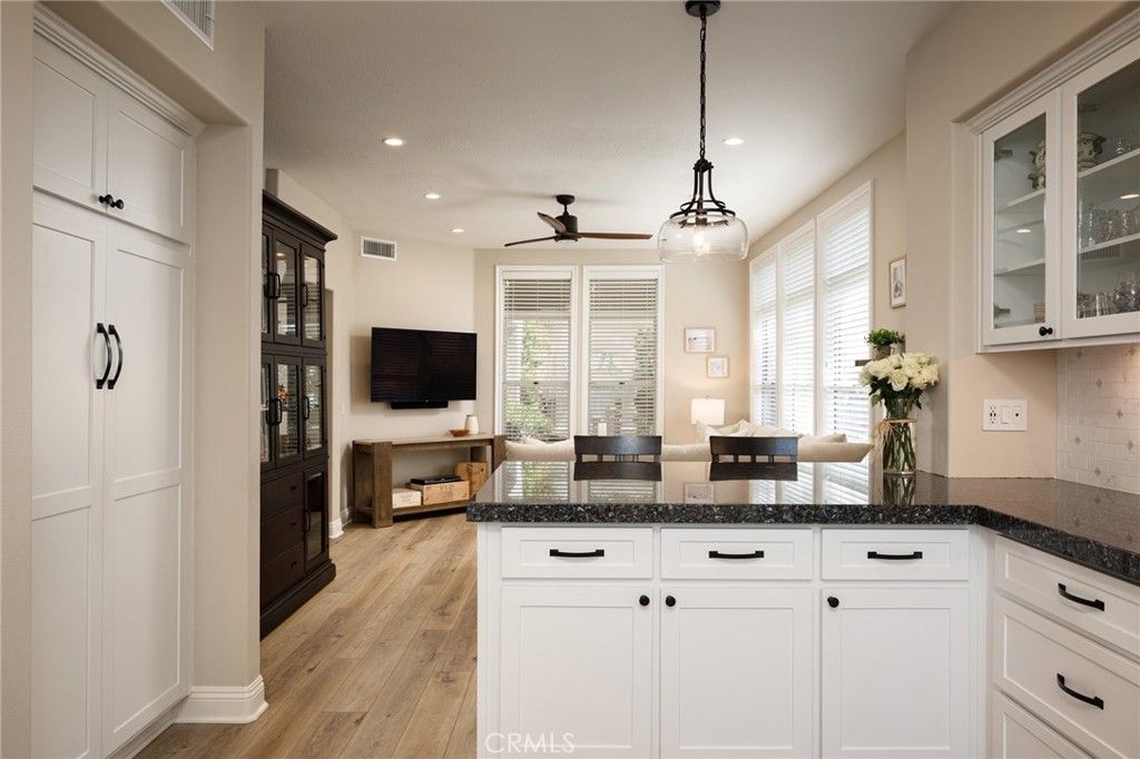 Image 11 of property listing at 33 Calle Del Norte, Rancho Santa Margarita, CA 92688