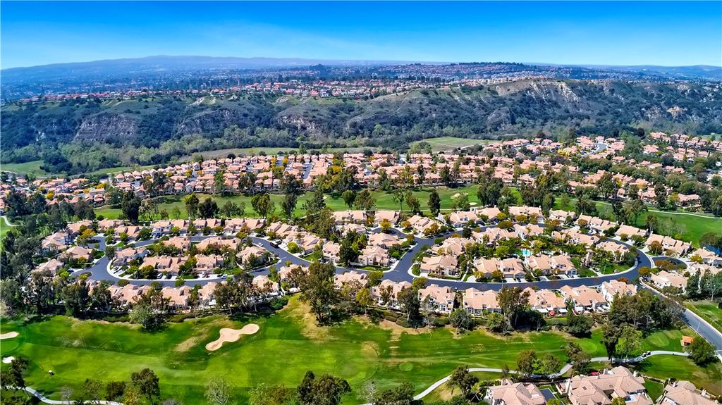 Image 39 of property listing at 33 Calle Del Norte, Rancho Santa Margarita, CA 92688