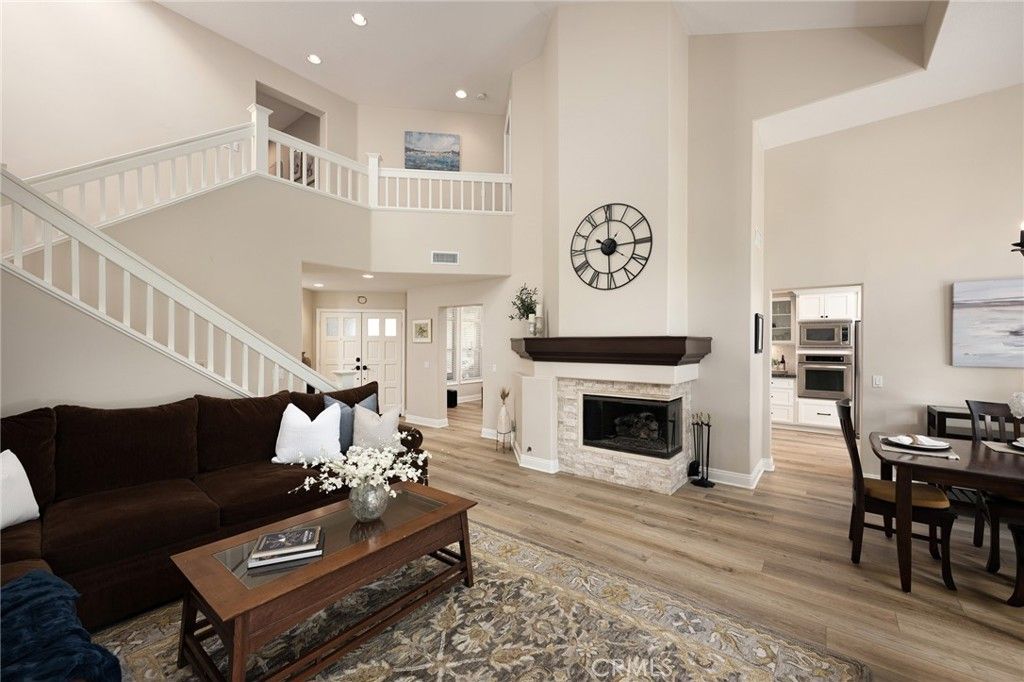 Image 4 of property listing at 33 Calle Del Norte, Rancho Santa Margarita, CA 92688