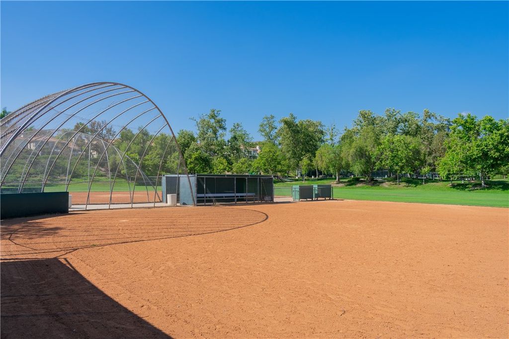 Image 53 of property listing at 33 Calle Del Norte, Rancho Santa Margarita, CA 92688
