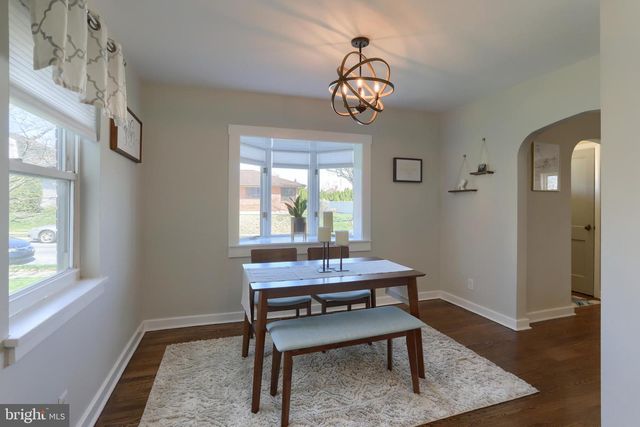 128 W AREBA AVE, Hershey, PA 17033