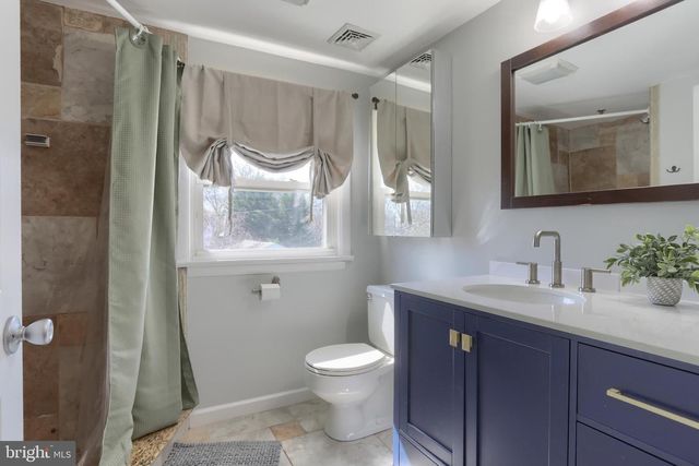 128 W AREBA AVE, Hershey, PA 17033