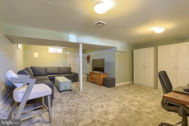 128 W AREBA AVE, Hershey, PA 17033