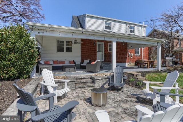 128 W AREBA AVE, Hershey, PA 17033