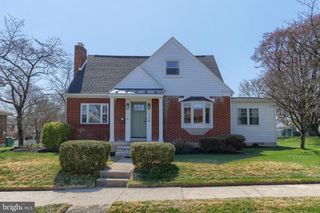 128 W AREBA AVE, Hershey, PA 17033