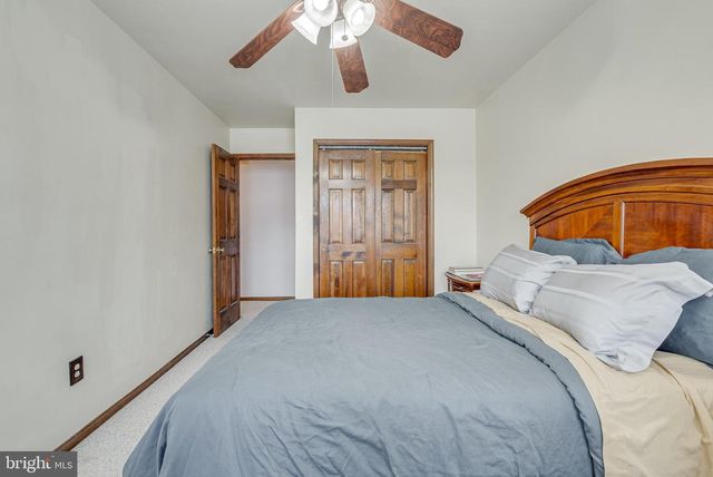 514 FOXWOOD DR, Mount Laurel, NJ 08054