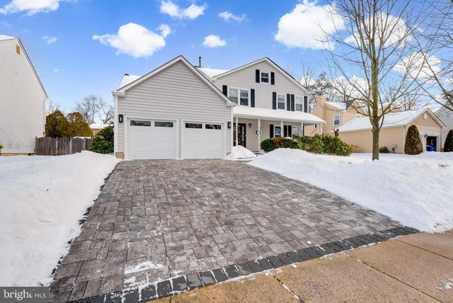 514 FOXWOOD DR, Mount Laurel, NJ 08054