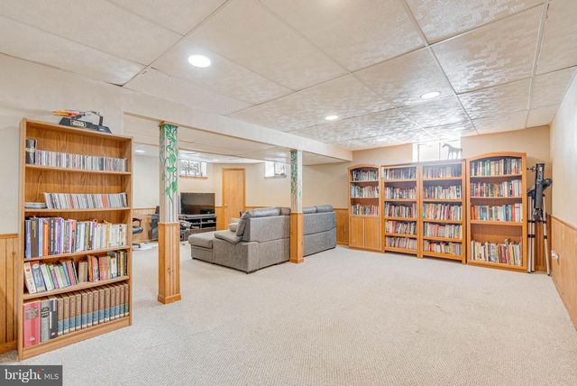 514 FOXWOOD DR, Mount Laurel, NJ 08054