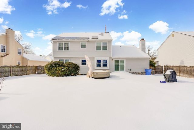 514 FOXWOOD DR, Mount Laurel, NJ 08054