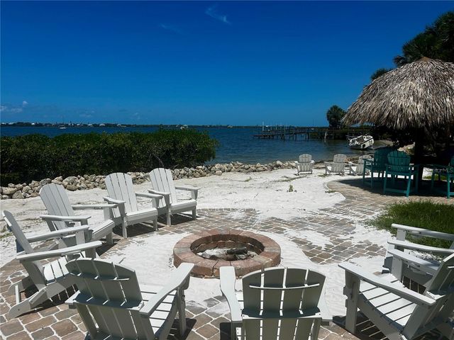 470 S MCCALL ROAD 8, Englewood, FL 34223