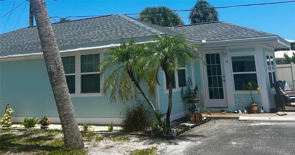 470 S MCCALL ROAD 8, Englewood, FL 34223