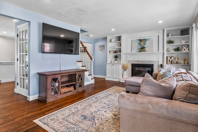 18 Crosstown Ave, Boston, MA 02132