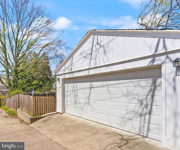 4714 UPTON ST NW, Washington, DC 20016