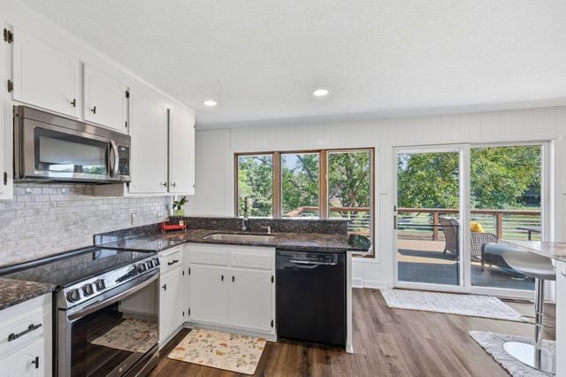 17200 32nd Avenue N, Plymouth, MN 55447