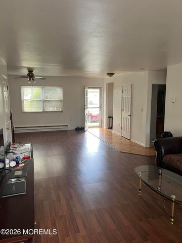 79 White Street B, Eatontown, NJ 07724