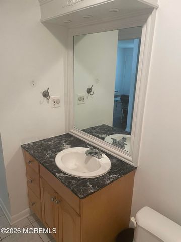 79 White Street B, Eatontown, NJ 07724
