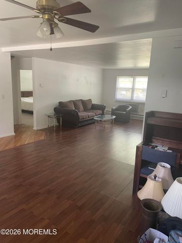 79 White Street B, Eatontown, NJ 07724