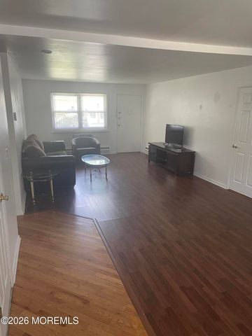 79 White Street B, Eatontown, NJ 07724