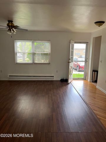 79 White Street B, Eatontown, NJ 07724