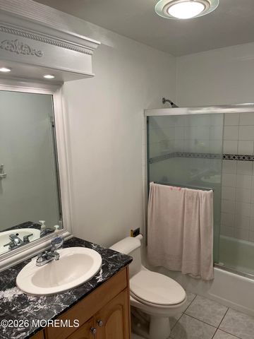 79 White Street B, Eatontown, NJ 07724