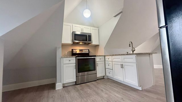 209 Cottage Street 3, Pawtucket, RI 02860