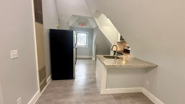 209 Cottage Street 3, Pawtucket, RI 02860