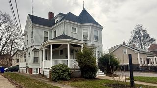 209 Cottage Street 3, Pawtucket, RI 02860