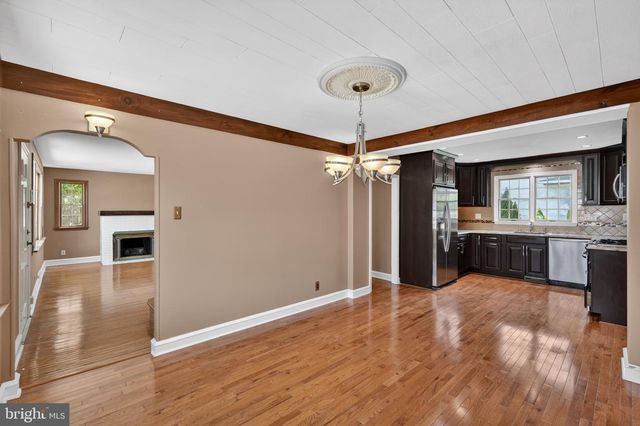 36 DECATUR RD, Havertown, PA 19083