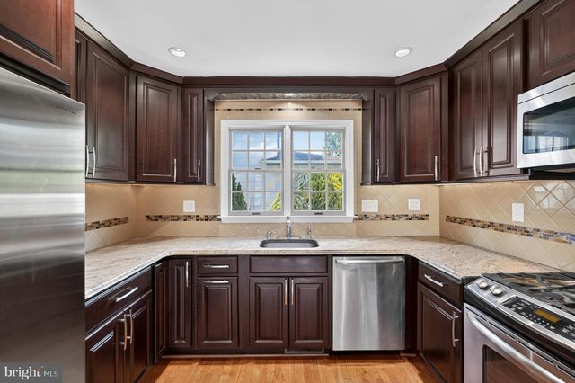 36 DECATUR RD, Havertown, PA 19083