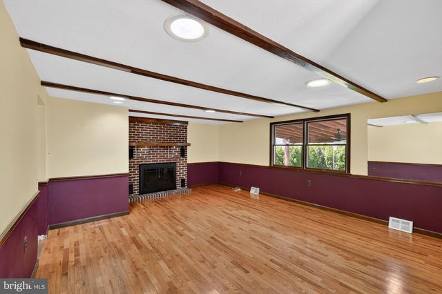 36 DECATUR RD, Havertown, PA 19083