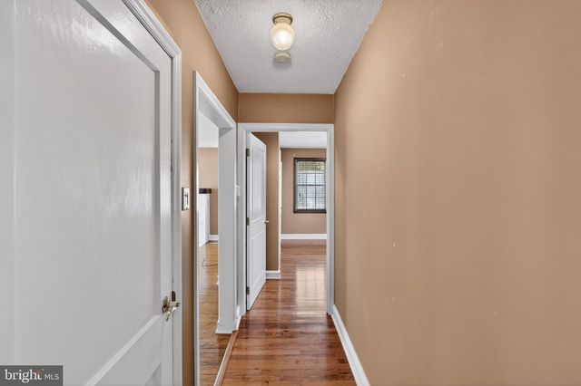 36 DECATUR RD, Havertown, PA 19083