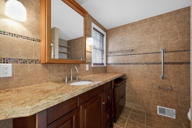 36 DECATUR RD, Havertown, PA 19083