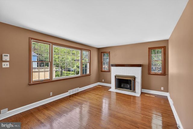 36 DECATUR RD, Havertown, PA 19083