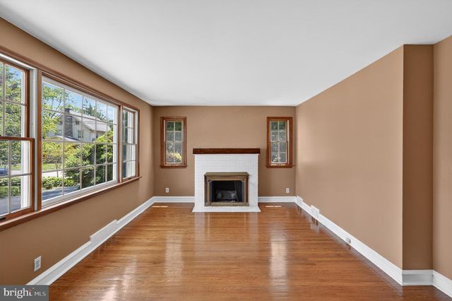 36 DECATUR RD, Havertown, PA 19083