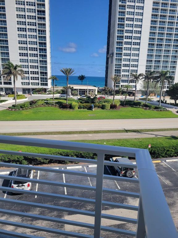 2851 S Ocean Blvd 4A, Boca Raton, FL 33432