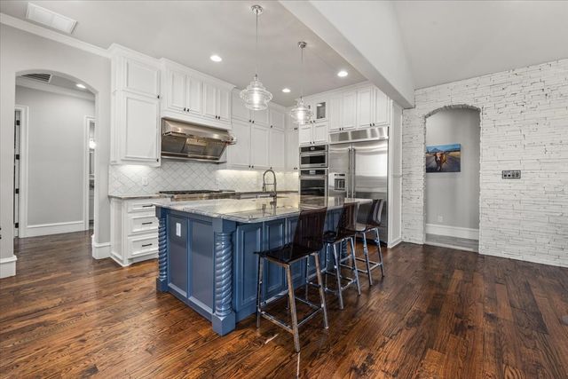 8500 Tierra Court, Benbrook, TX 76126