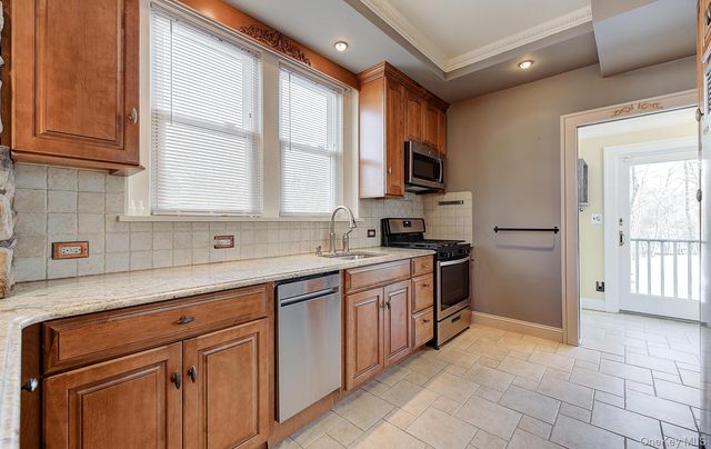 256 Nassau Road, Huntington, NY 11743