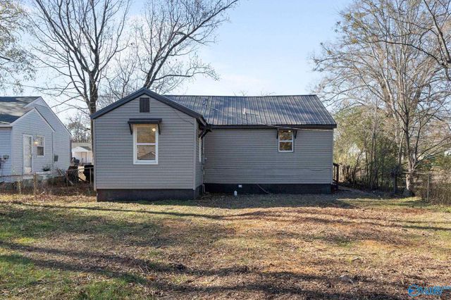 220 8th Avenue NW, Decatur, AL 35601