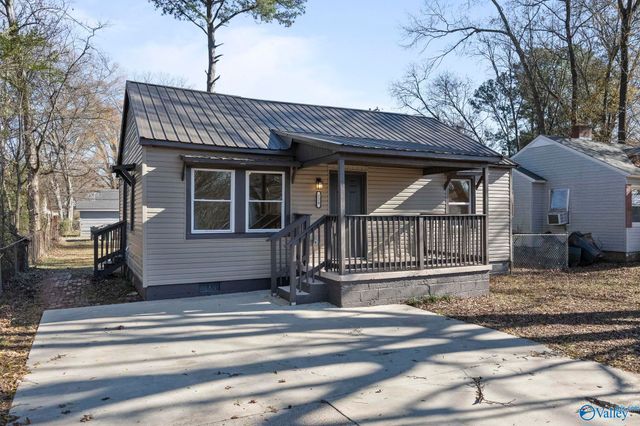 220 8th Avenue NW, Decatur, AL 35601