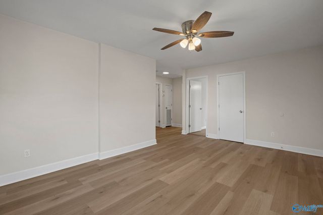 220 8th Avenue NW, Decatur, AL 35601