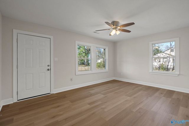 220 8th Avenue NW, Decatur, AL 35601