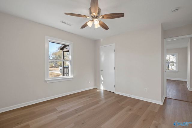 220 8th Avenue NW, Decatur, AL 35601