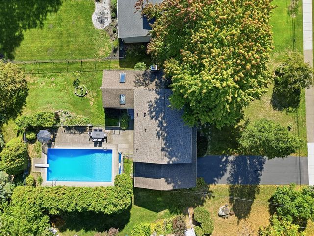 136 True Hickory Drive, Greece, NY 14615