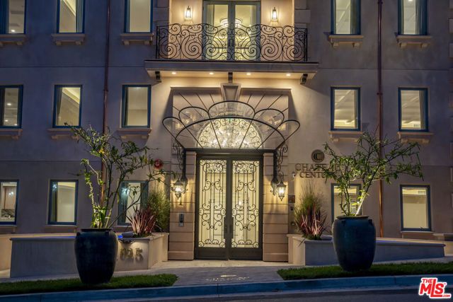 1825 Pandora Avenue PH 402, Los Angeles, CA 90025