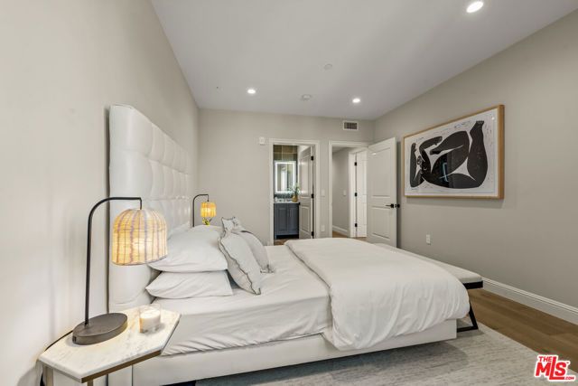 1825 Pandora Avenue PH 402, Los Angeles, CA 90025