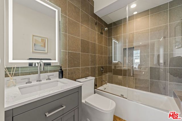 1825 Pandora Avenue PH 402, Los Angeles, CA 90025